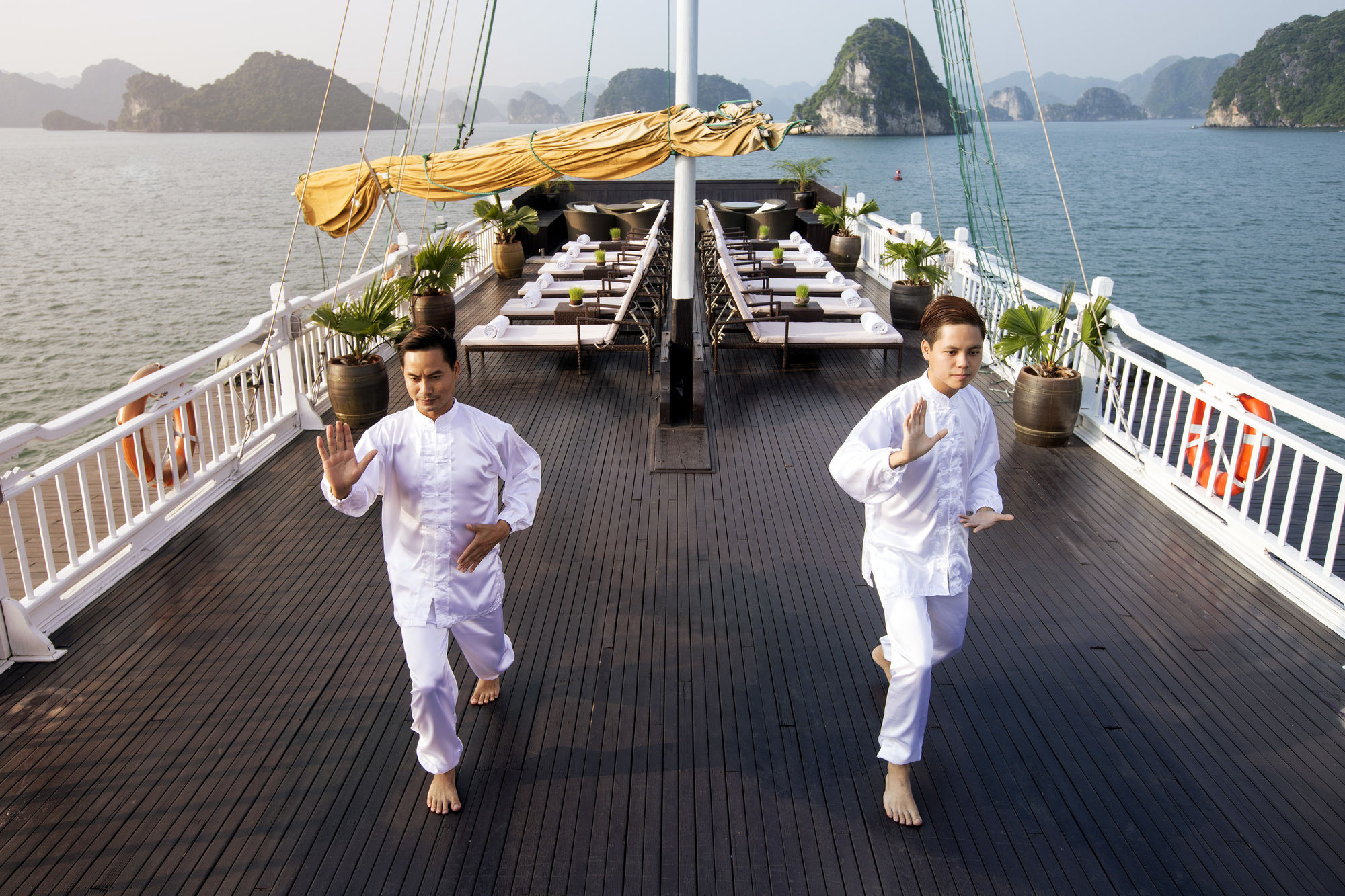 Aphrodite Cruise Ha Long Exterior photo